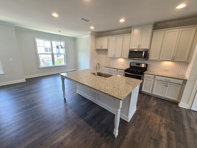 Building Photo - 3 Bed and 3 Bath Brand new ready for move-...
