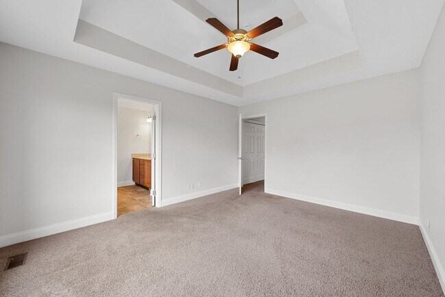 Building Photo - 3 Bedroom 2 Full Bath Home For Rent!