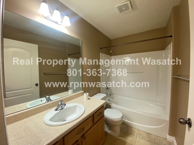 Building Photo - Check Out This Amazing 3 Bedroom 2 Bathroom Condo In Riverton