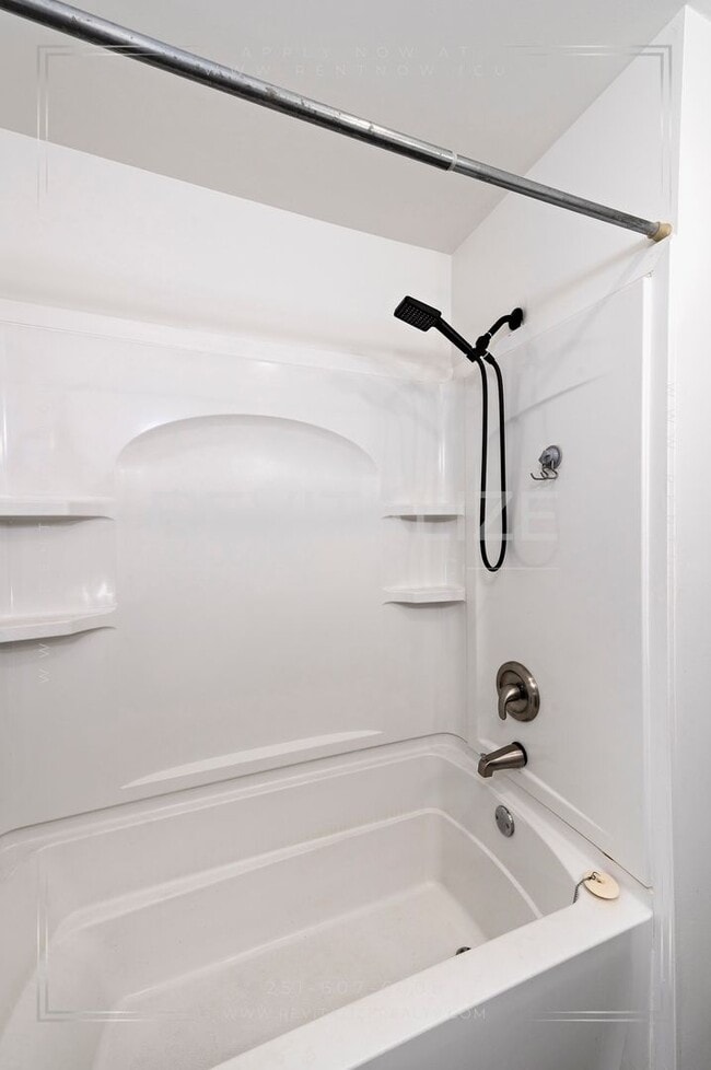 Building Photo - Desirable 3 Bed 1 Bath Ranch Style Home in Parkview Estates