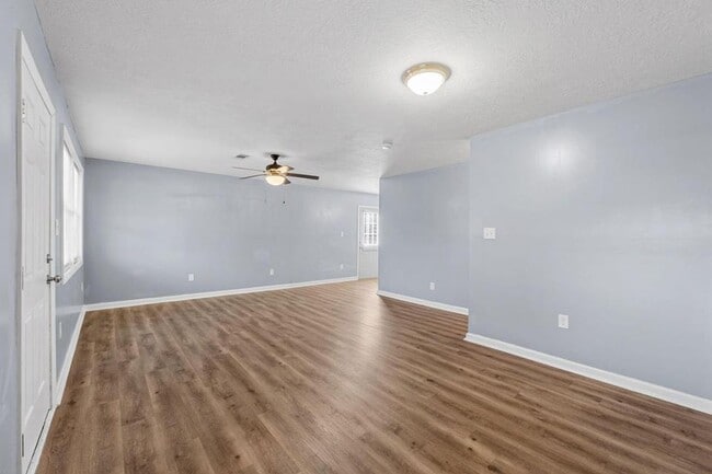 Building Photo - 1413 Springview Dr