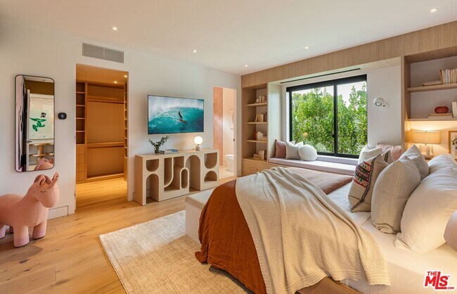 Building Photo - 9455 Eden Dr