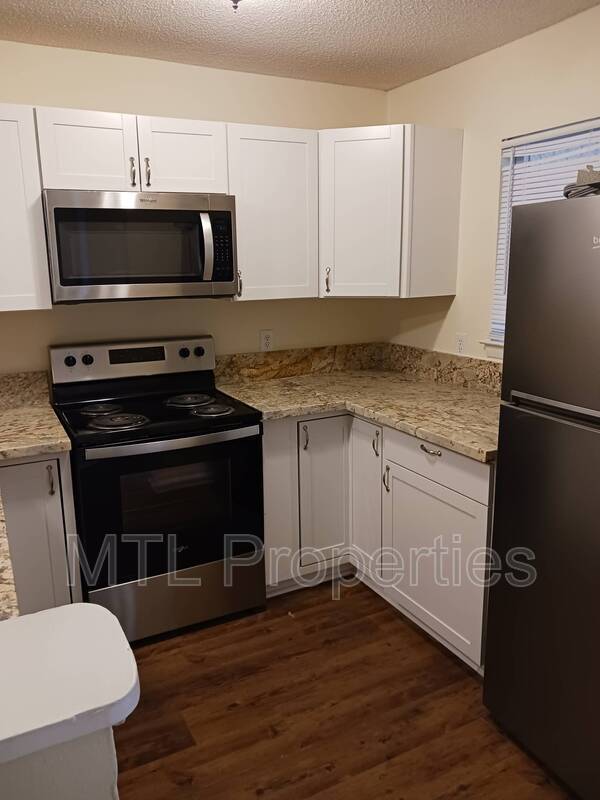 Building Photo - 1674 Eagles Pl