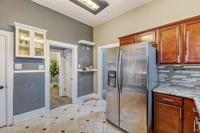 Building Photo - Updated Historic 5BR Near Downtown Denver & Light Rail! June Move-in Special!