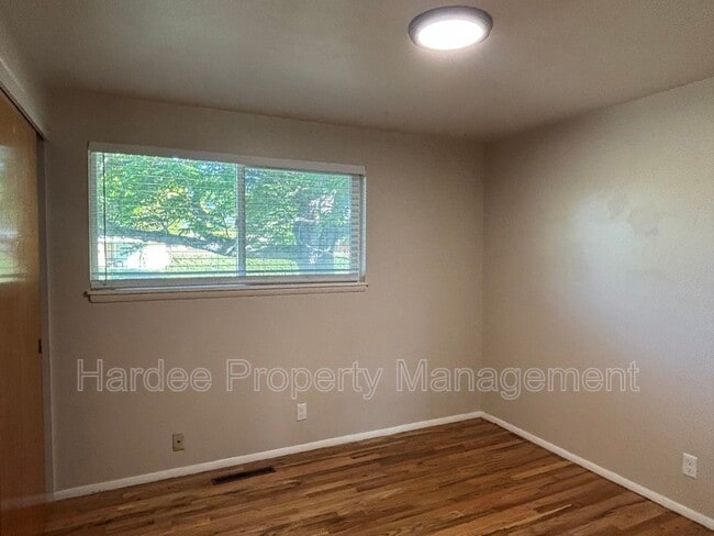 Building Photo - 1500 Brooklawn Dr