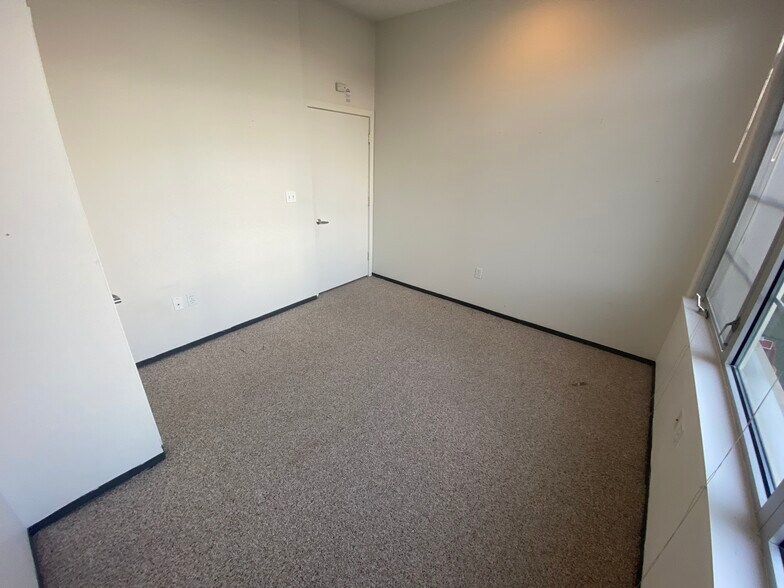 Building Photo - 147 E Berkeley St