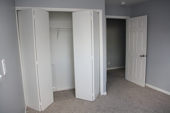 Building Photo - MOVE IN TODAY! Limited Units Available
