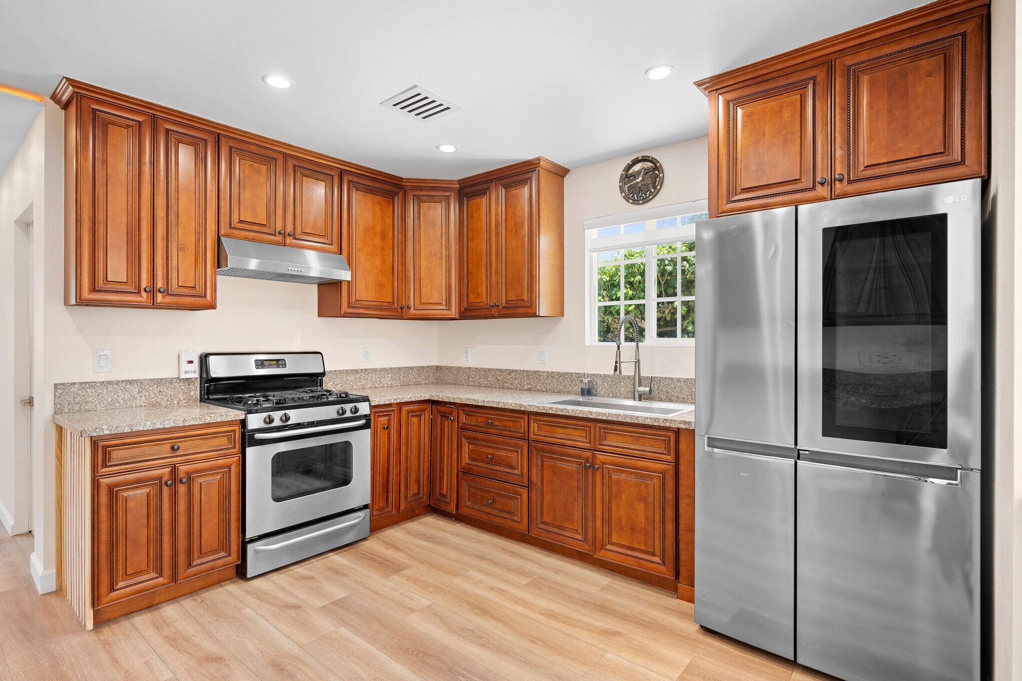 Building Photo - 13700 Branford St