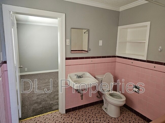 Building Photo - 112 E Dumplin Valley Rd