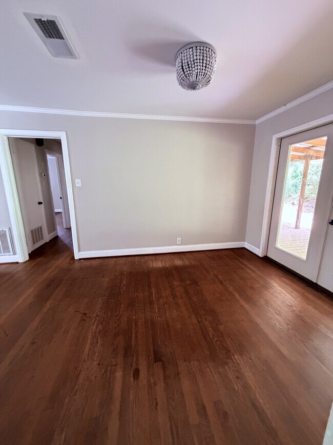 Building Photo - 13 Brookside Dr