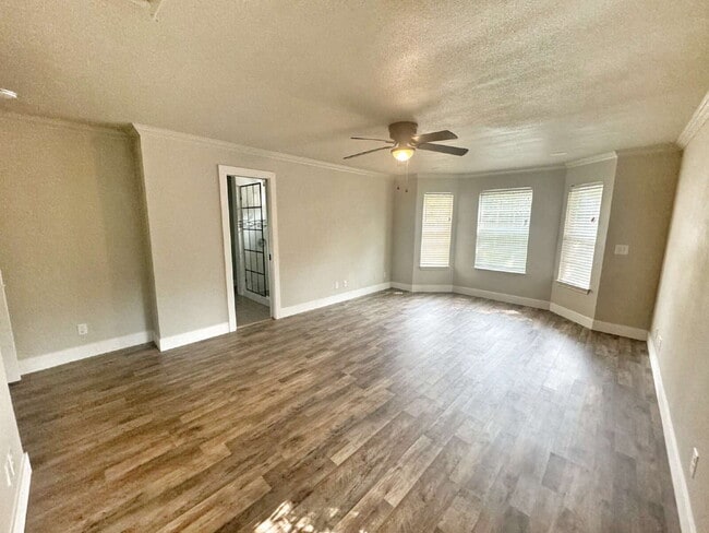 Building Photo - Great Home in New Braunfels