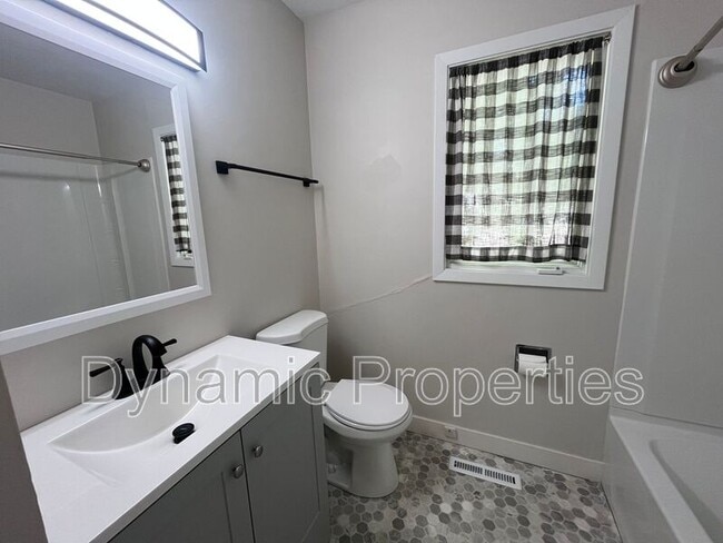 Building Photo - 3323 S 126th St