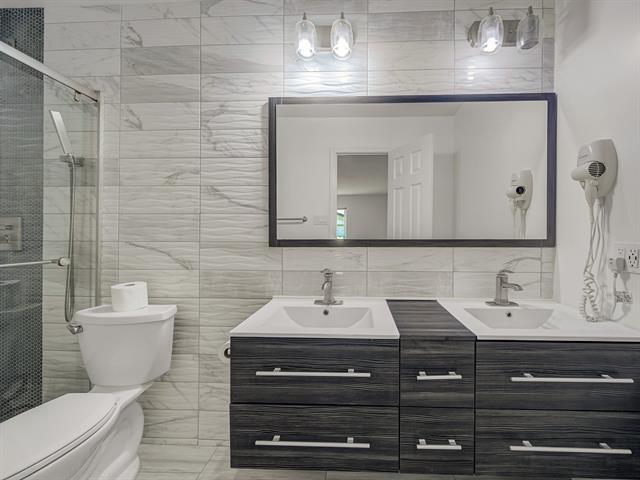 Building Photo - 1121 Bass Dr