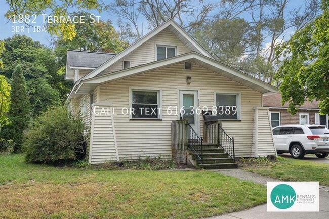 Building Photo - 1882 Terrace St