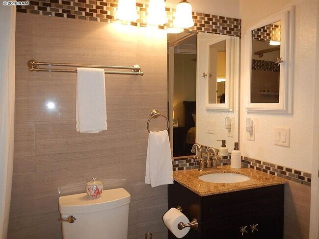 Building Photo - Keonekai Villages upstairs 2 bedroom, 1.5 bathroom unit, with 2 parking spaces