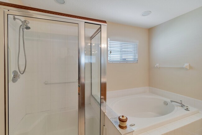 Building Photo - 2711 Breakwater Ct