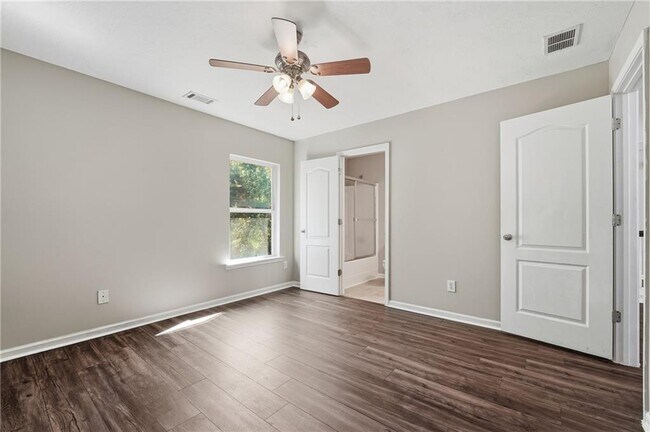 Building Photo - 1328 Avington Glen Dr SE