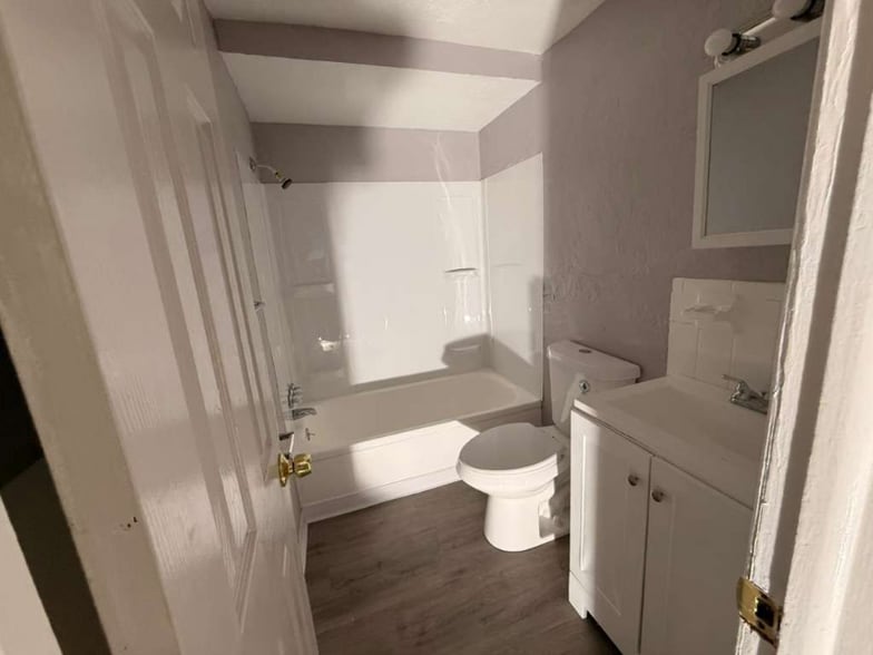 Building Photo - 15112 Euclid Ave