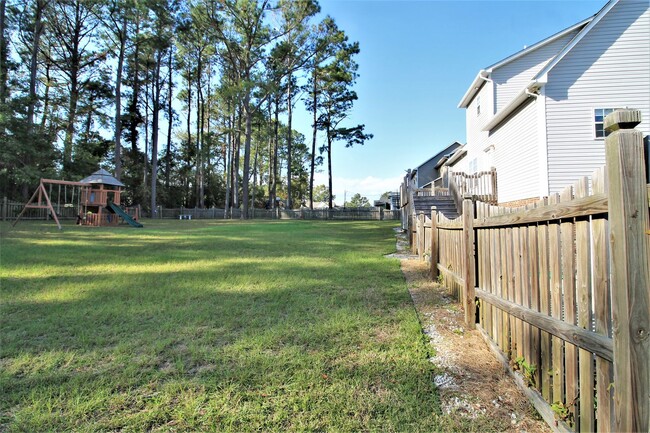 Building Photo - Beautiful 4 Bedroom Home in Sneads Ferry w...