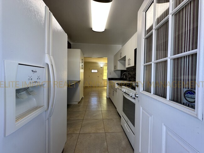 Building Photo - 1643 N Sonoita Ave