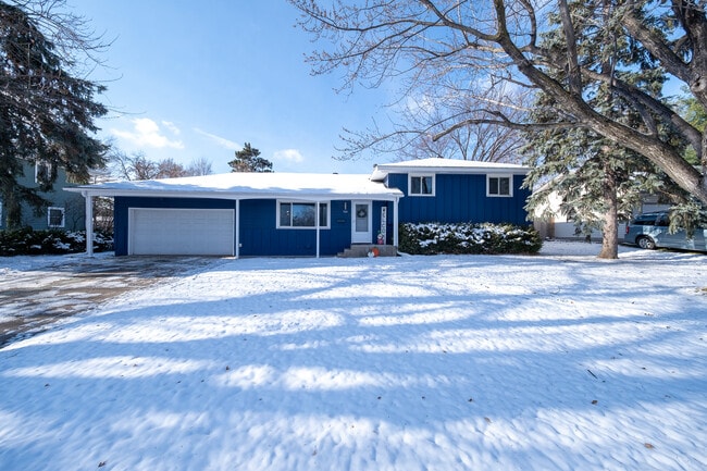 Primary Photo - 7801 Noble Ave N