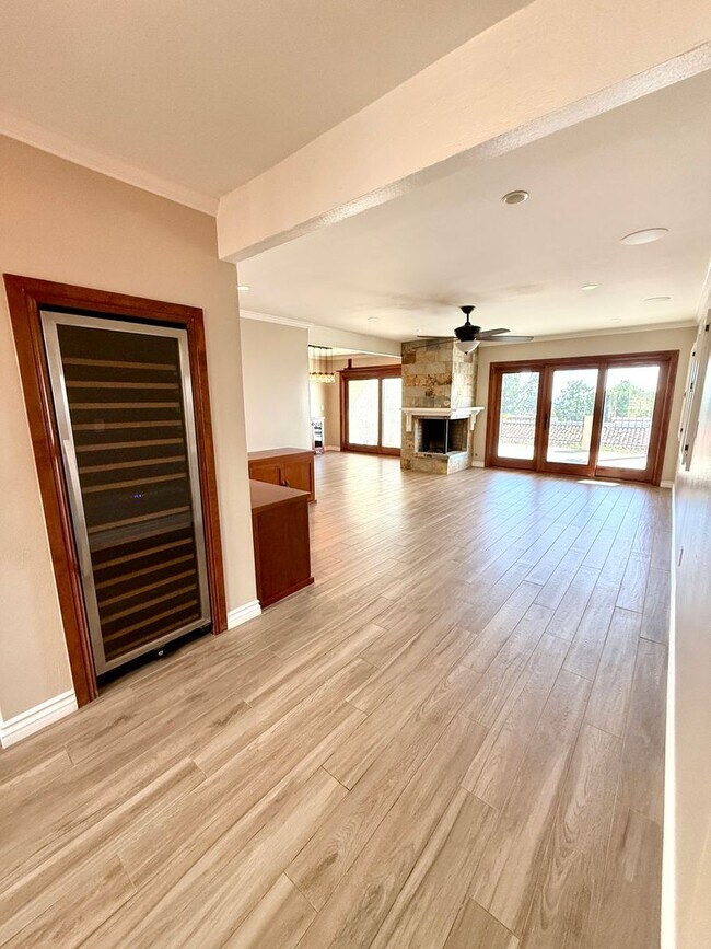 Building Photo - Coveted Highpoint Property