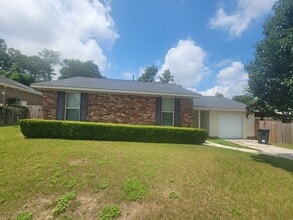 Building Photo - 3737 Woodcock Dr