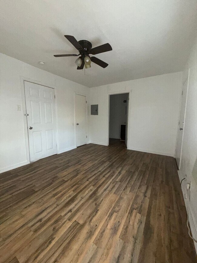 Building Photo - Passariello Management