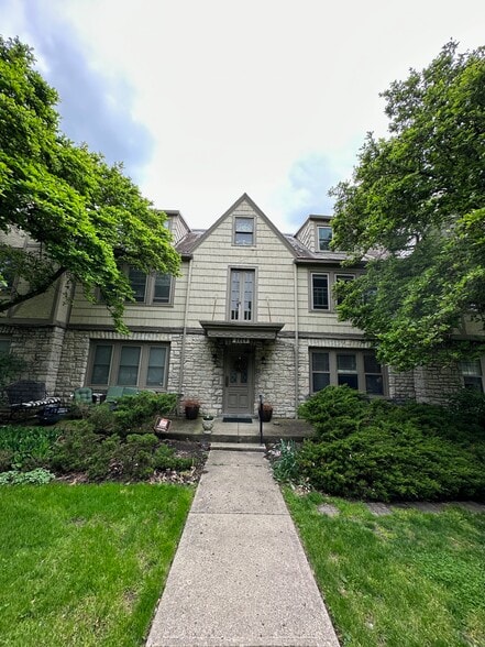 Front entry to building - 2229 Coventry Rd