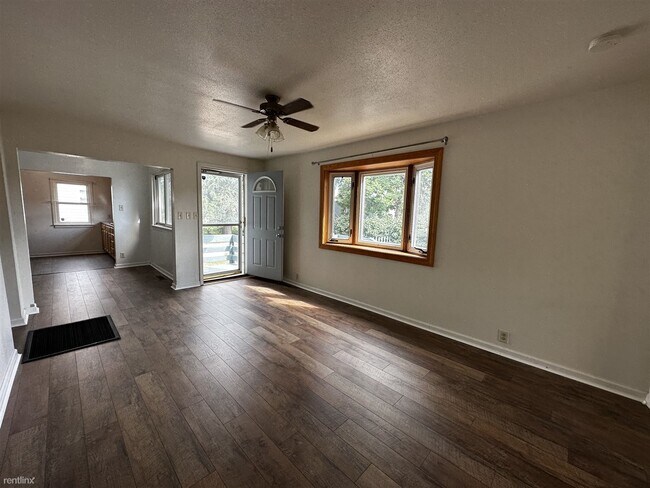 Building Photo - 2 br, 1 bath House - 2710 West Rapid Street