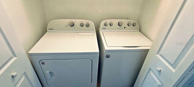 Building Photo - 6519 W Newberry Rd