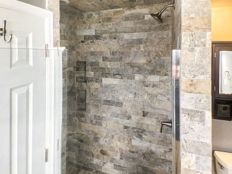 Building Photo - 7012 S Eudora St