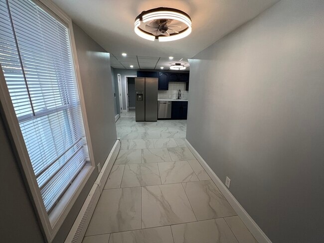 Building Photo - 452 Salem St