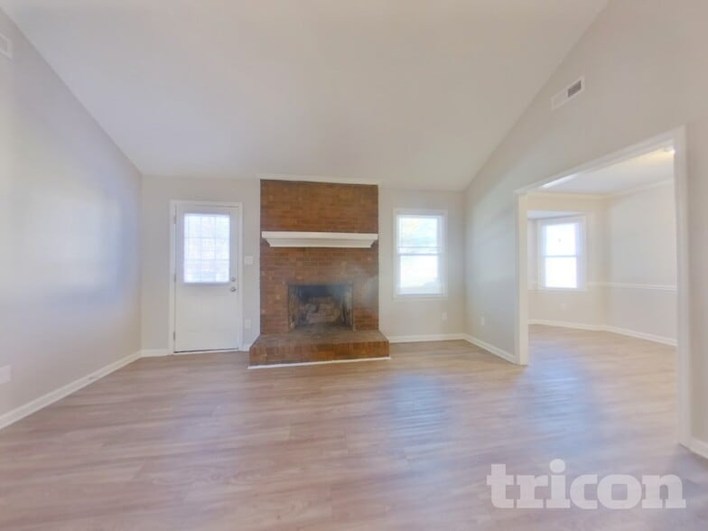 Building Photo - 1305 Rock Knoll Dr