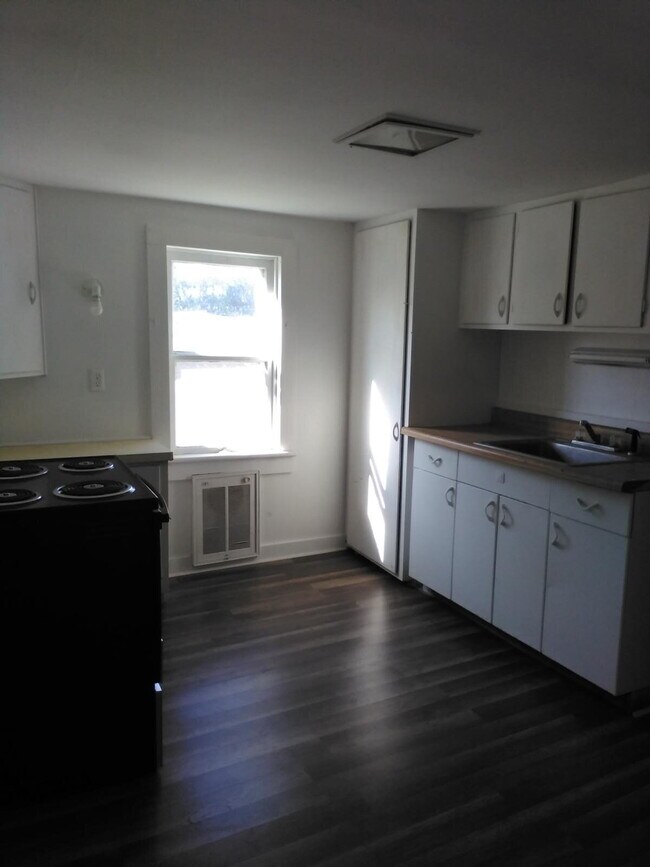 Primary Photo - Discover your ideal living space in the he...