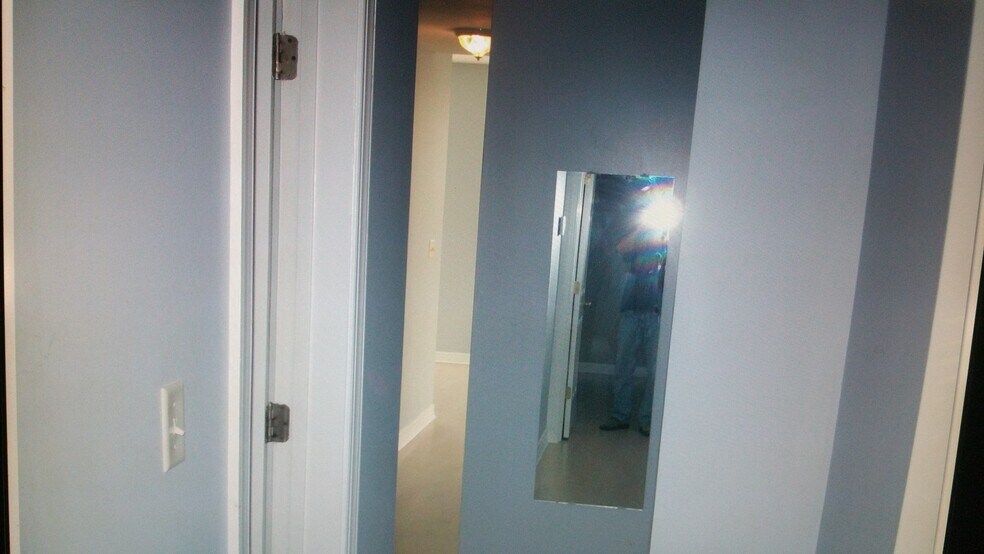 Building Photo - 19 S Broadway