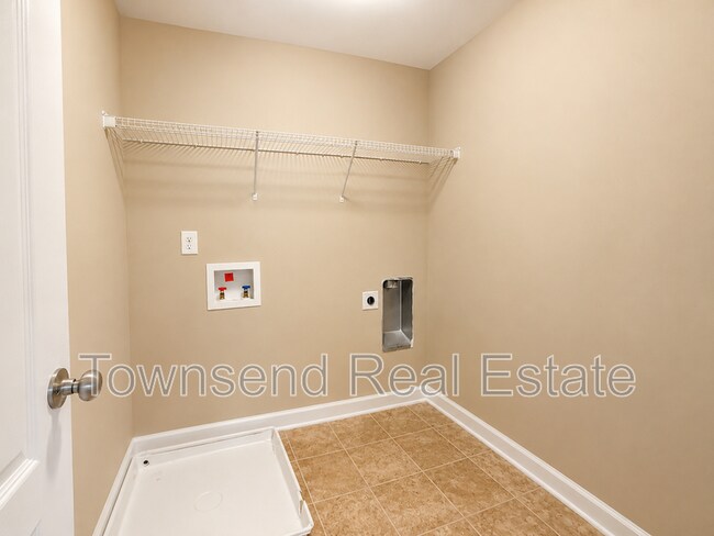Building Photo - 2817 Blockade Runner Dr