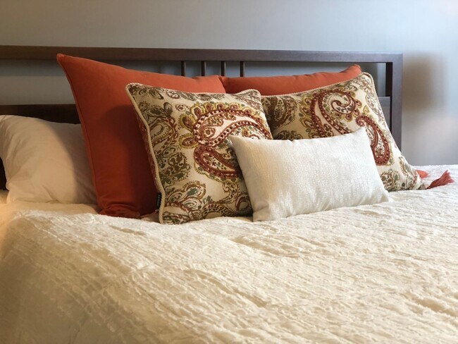 Building Photo - 2018 New Construction Your Home Away From Home