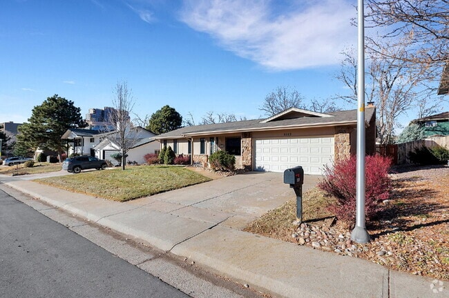 Building Photo - 8563 E Saratoga Pl