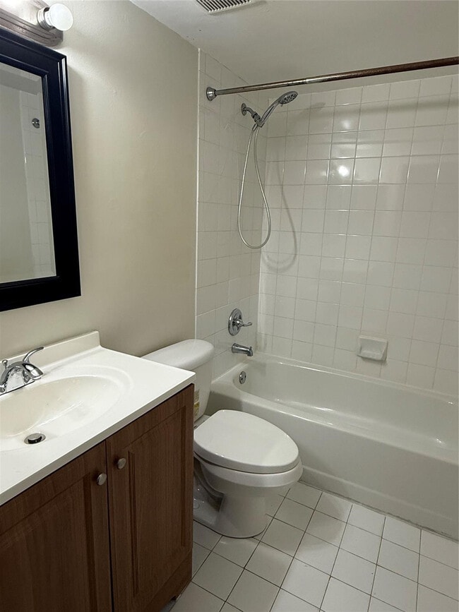 Building Photo - 10773 Cleary Blvd