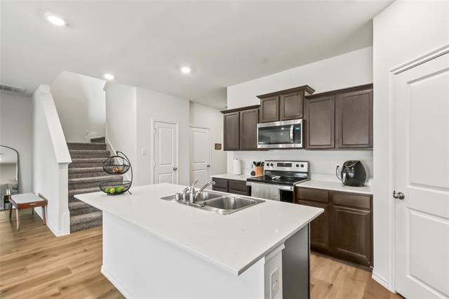 Building Photo - 755 Amelia Ct