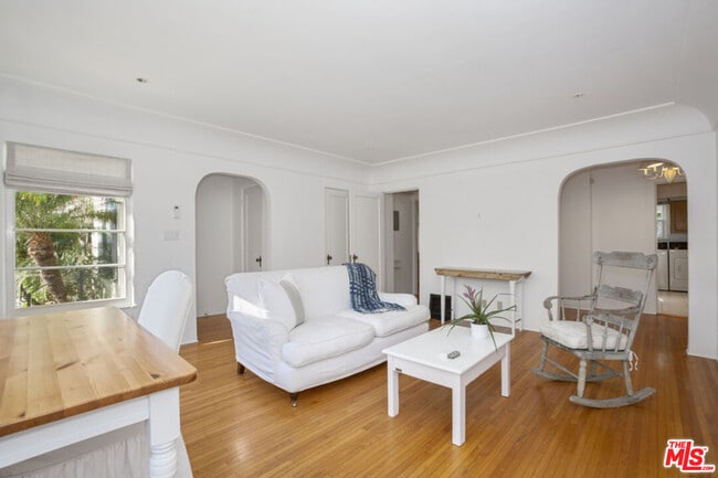 Building Photo - 1033 9th St