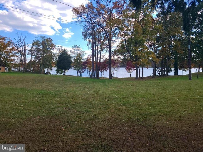 Building Photo - 11003 Bowerman Rd