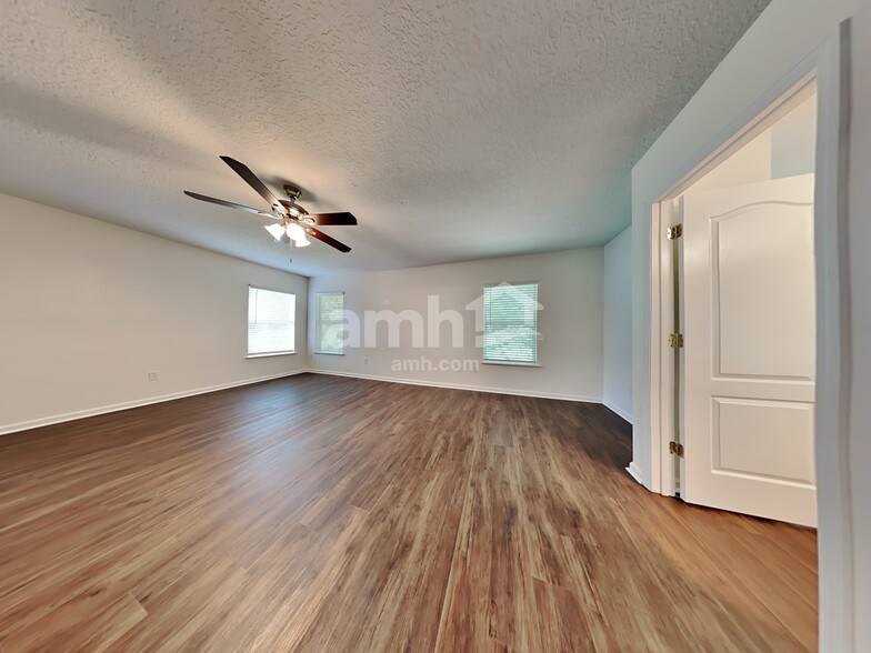 Building Photo - 880 Collinswood Dr