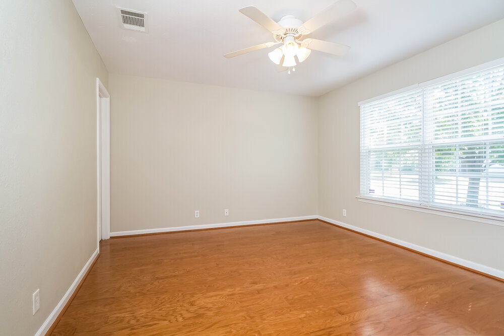 Building Photo - 7113 S Hampton Blvd