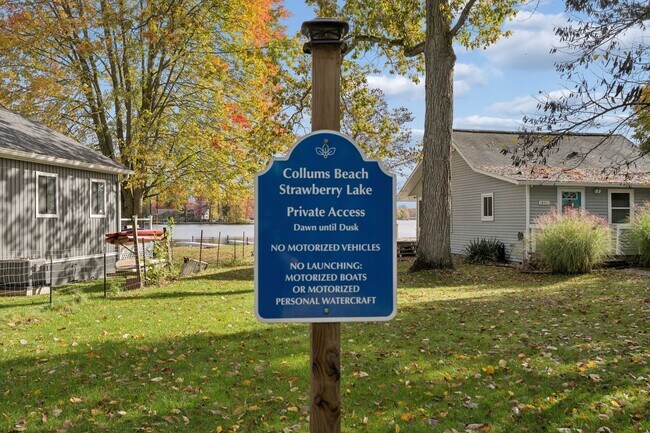 Building Photo - Charming 3-Bed, 2.5-Bath Home in Pinckney!