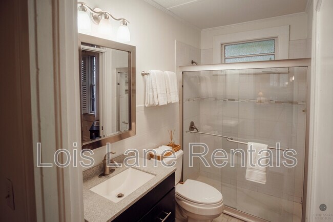 Building Photo - 117 Church St