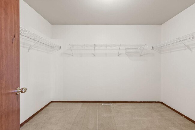 Building Photo - Updated and Spacious 3 Bed Yelm Rental!