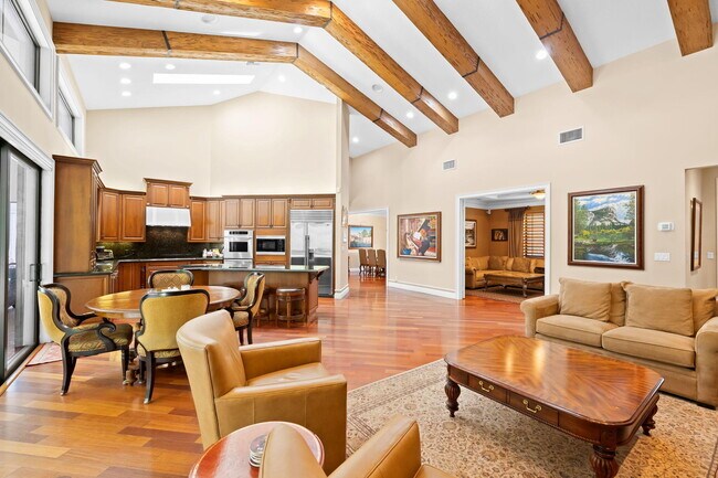 Building Photo - 18540 Long Lake Dr