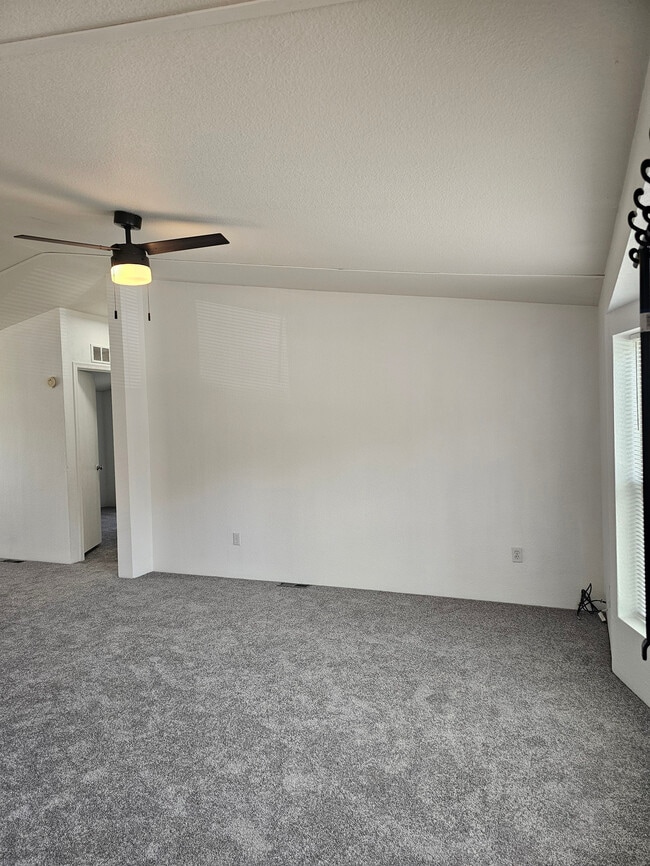 Building Photo - 3078 Rainbow Lake Dr